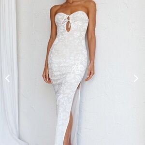 Sing to me keyhole midi dress